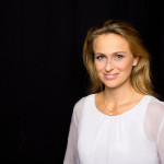 Nina Havel


Copyright:Nina Havel GmbH

Die Veröffentlichung im Zusammenhang mit Hinweisen auf Nina Havel GmbH, Moderation ist honorarfrei und muss mit dem Quellenhinweis erfolgen. Jede weitere Verwendung ist honorarpflichtig, insbesondere auch der Wiederverkauf. Das Copyright bleibt bei Nina Havel GmbH. Wir bitten um Belegexemplare. Bei missbräuchlicher Verwendung behält sich Nina Havel GmbH zivil- und strafrechtliche Schritte vor.